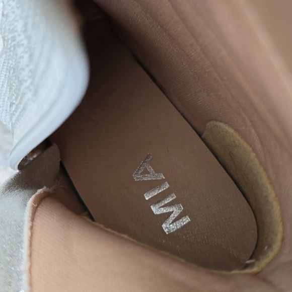 Mia Iva Silver Platform Boots | Sparkly Block Heel Ankle Boot| Size 7.5 - Picture 12 of 17